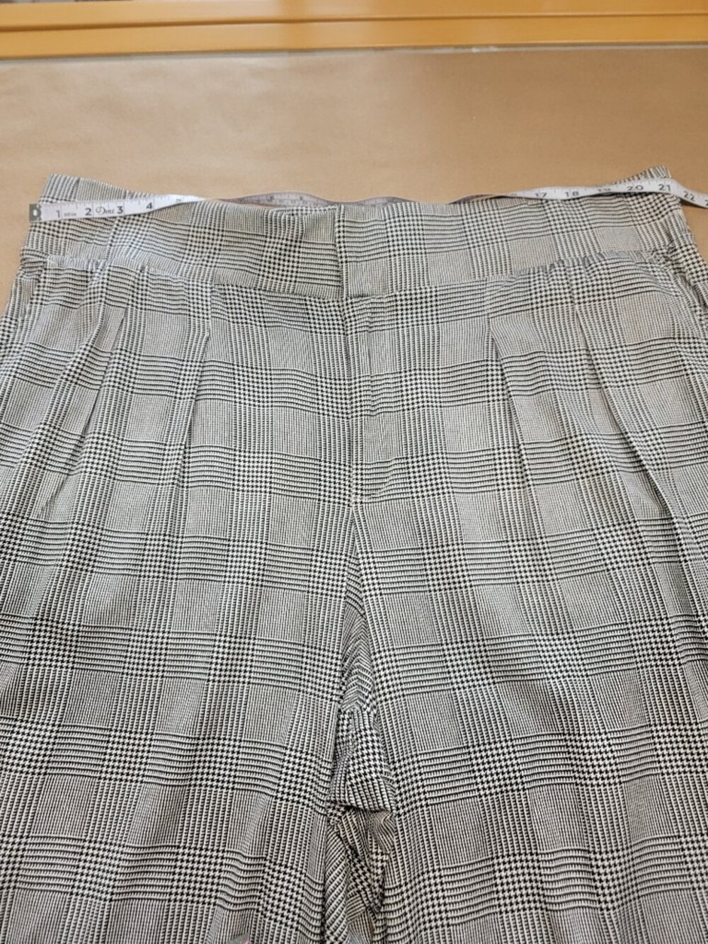 Torrid Size 24 Black White Plaid Wide Leg Crop Pant - Picture 8 of 15